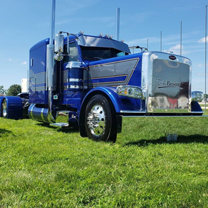CUSTOM TRUCK BUILDS